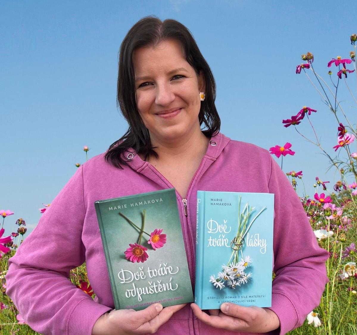 Marie Hamáková s knihami